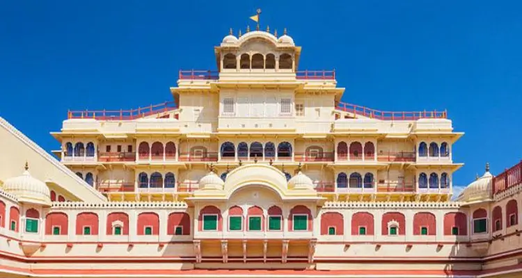 Force Urbania on Rent in Jaipur