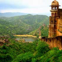 jaigarh Fort overlooking Amer fort