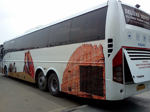 bus travel from jaipur to agra