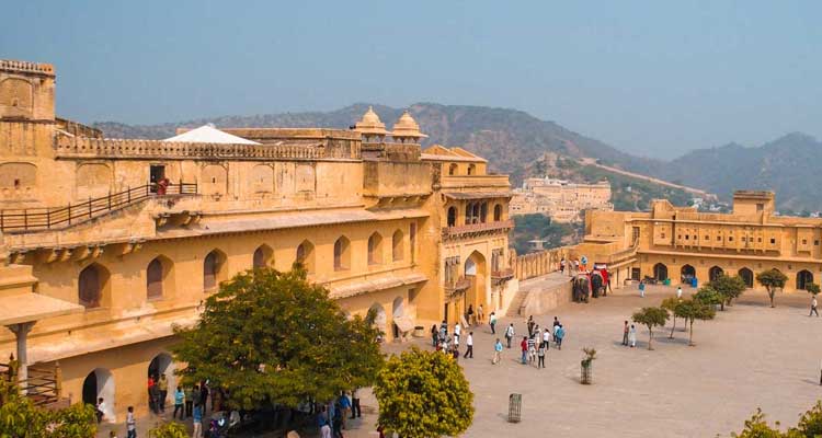 golden-triangle-heritage-tour-amber-fort