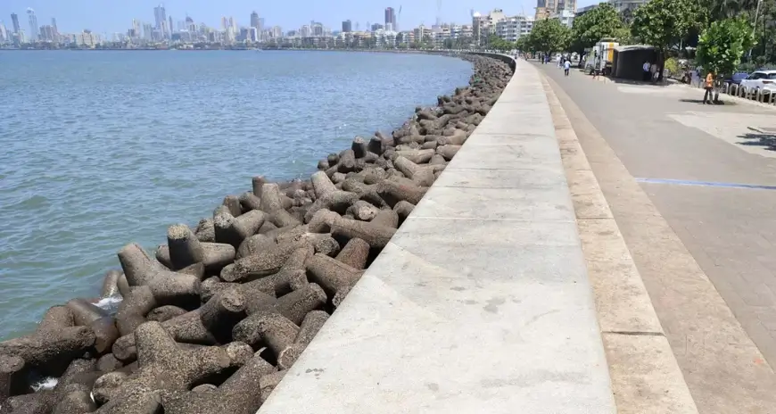 Mumbai Marine Drive waterfront